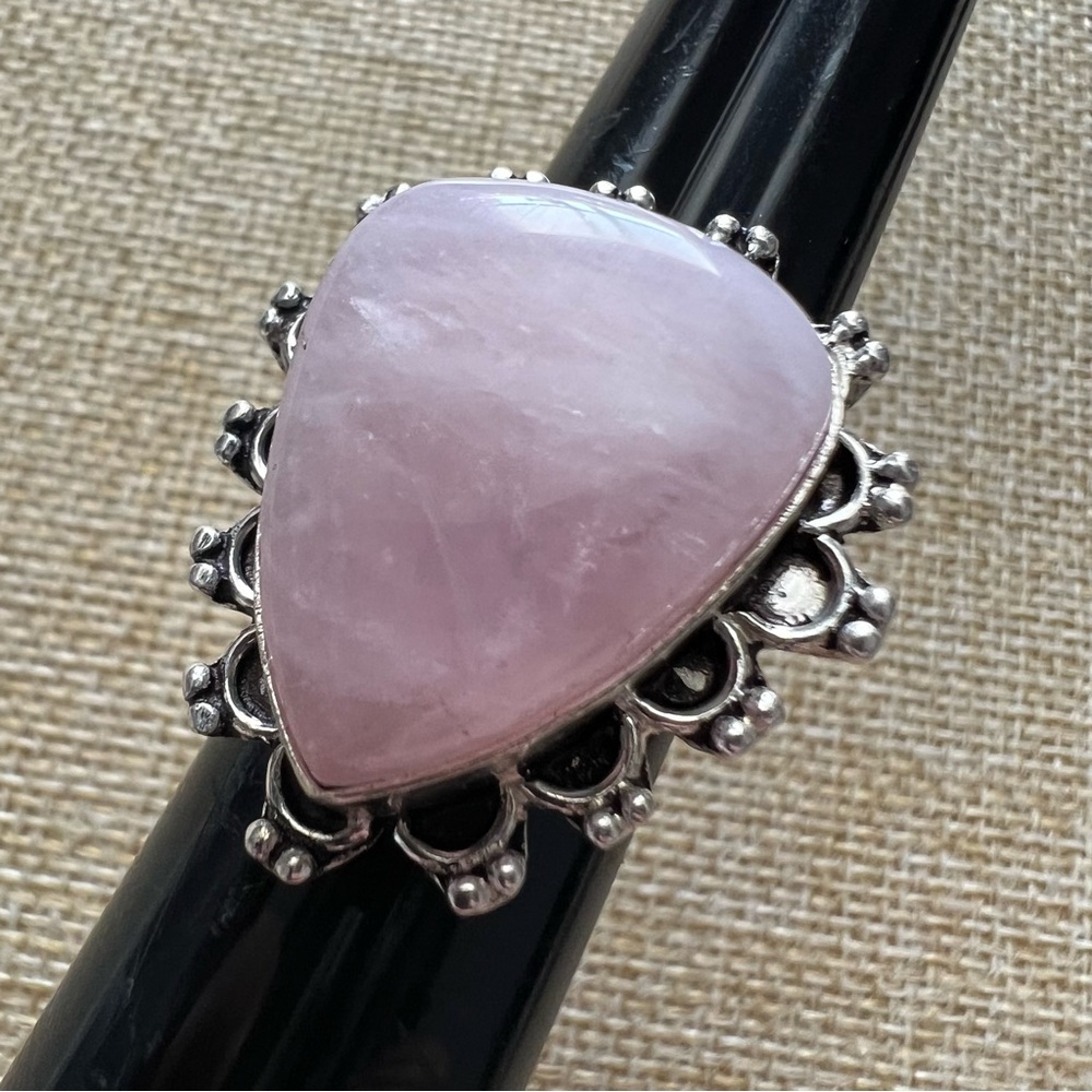New Rose Quartz Crystal Stone Silver Overlay Ring Size 7.25 - Picture 2 of 7